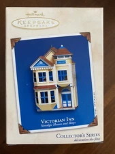 HALLMARK 2002 NOSTALGIC HOUSES AND SHOPS VICTORIAN INN SERIES ORNAMENT