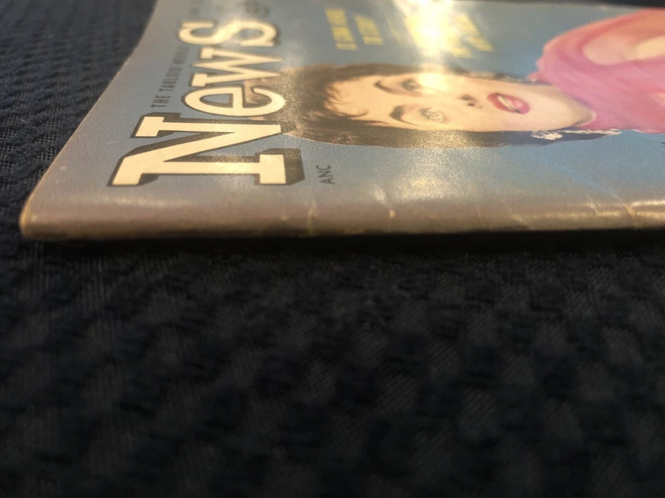 NEWS: THE TABLOID WEEKLY MAGAZINE January 15, 1955 - GINA LOLLOBRIGIDA - Image 4 of 4