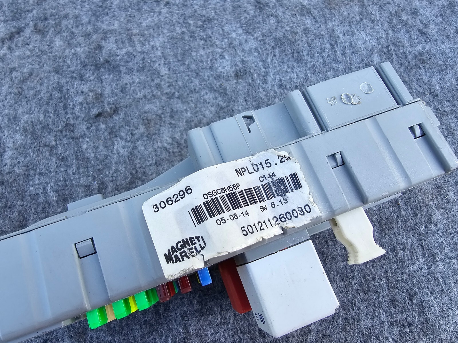 FRONT RELAY FUSE BOX MODULE OEM 08-19 MASERATI GRANCABRIO GRANTURISMO M145