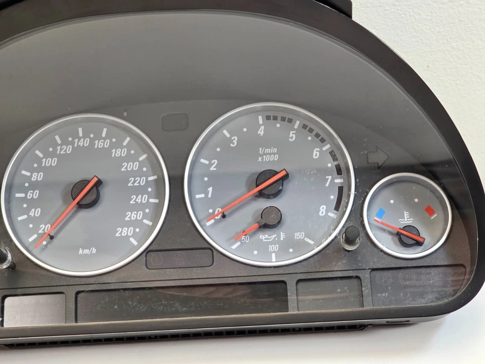 2004-2006 BMW E53 X5 4.8IS SPEEDOMETER INSTRUMENT CLUSTER Canadian KM/h kilomete - Image 2 of 4