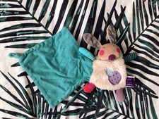 Doudou Lapin plat avec mouchoir Les Jolis Pas Beaux MOULIN ROTY
