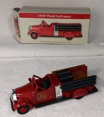 Readers Digest 1/64 Scale 1939 Ward LaFrance Fire Engine Diecast NIB