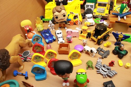 Huge Miscellaneous Toy Lot Hoard of Figures, Cars, Trucks - Free Shipping - Picture 7 of 24