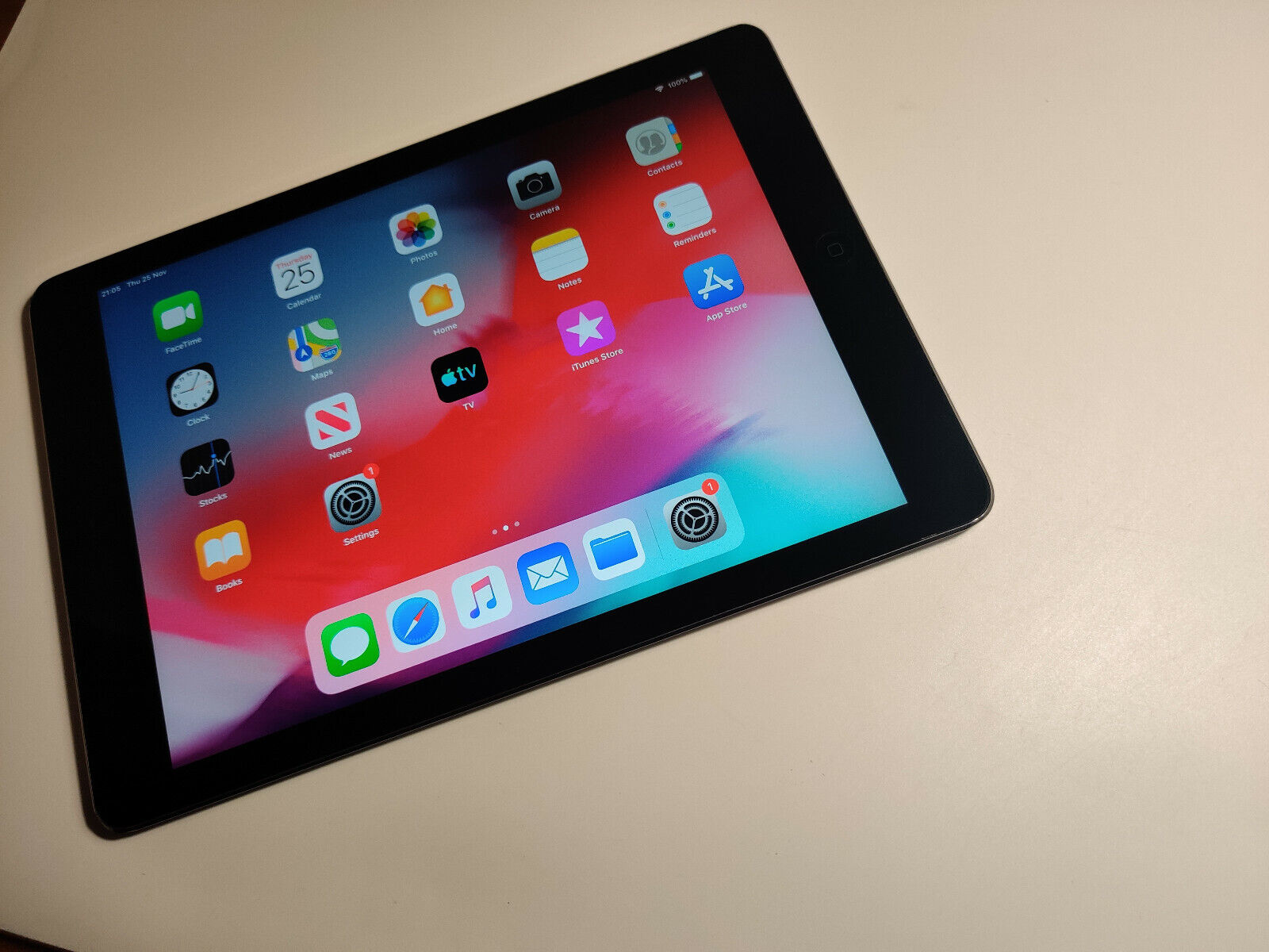 Apple iPad Air 1st Gen. 16GB Wi-Fi 9.7in - Space Grey for sale 