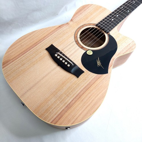 Maton Performer Acoustic Guitar - All Solid wood with AP5PRO Pickup + Case - Picture 4 of 16