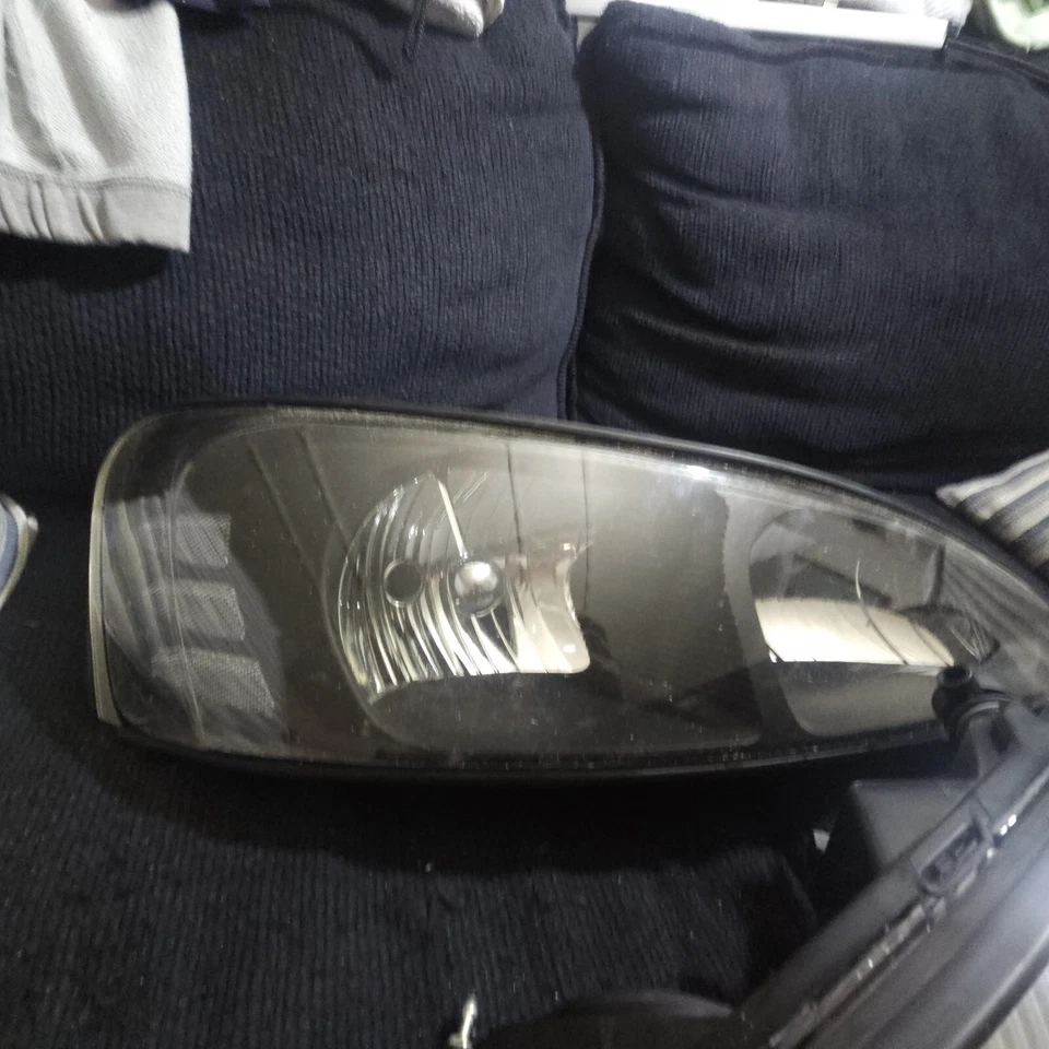 04-08 pontiac grand prix headlights Black With Clear Markers - Изображение 4 из 4