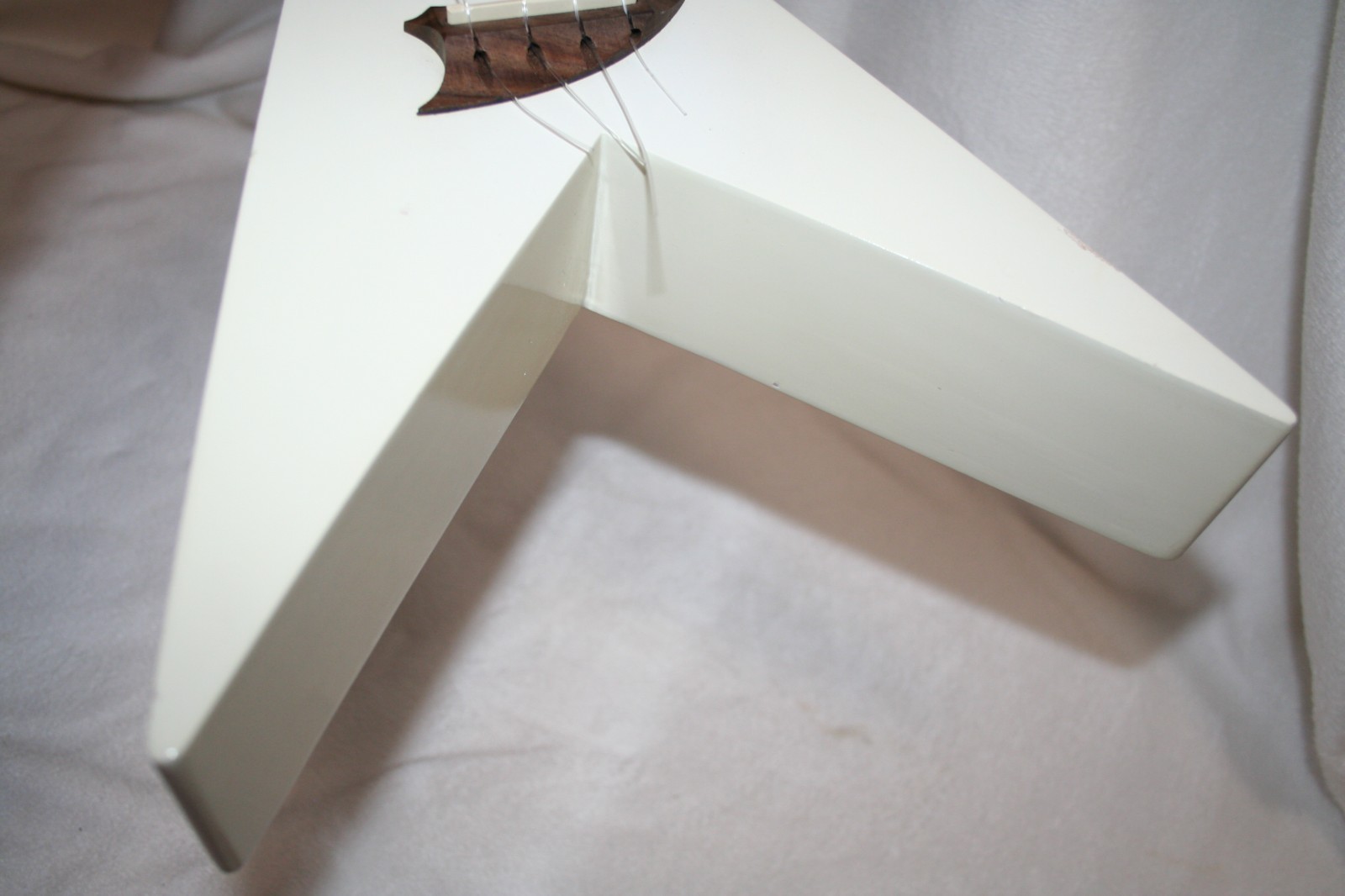 VINTAGE RARE FLYING V SOPRANO UKULELE GLAM ROCK SPACE AGE UNIQUE ACOUSTIC GUITAR