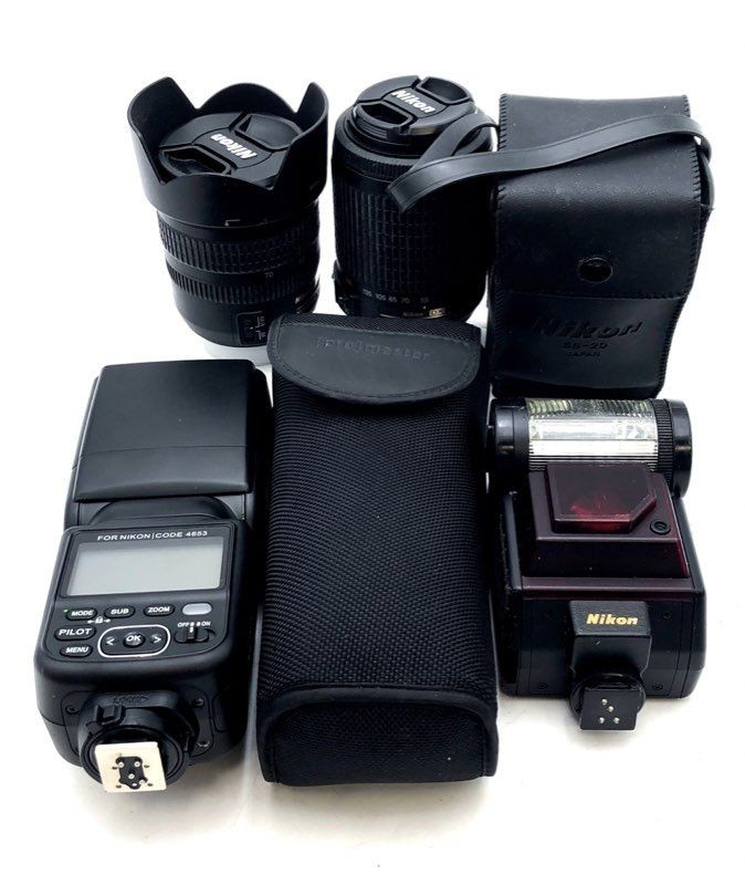 Nikon AF-S Nikkor DX Lenses & Speedlight Flash 4 Piece Photography Equipment Lot