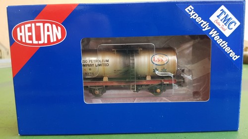 Heljan calibre OO 1150 Esso "A" vagón cisterna, 3274, gris plata TMC desgastado, en caja | Condition: Used