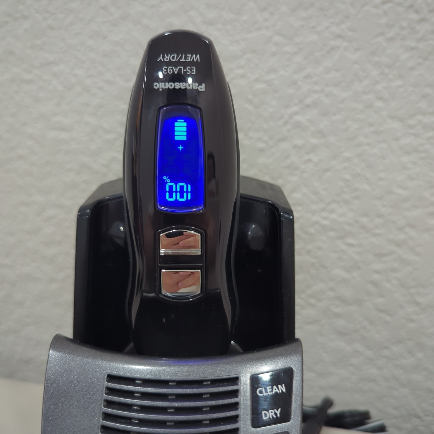 With Cleaning/charge Station