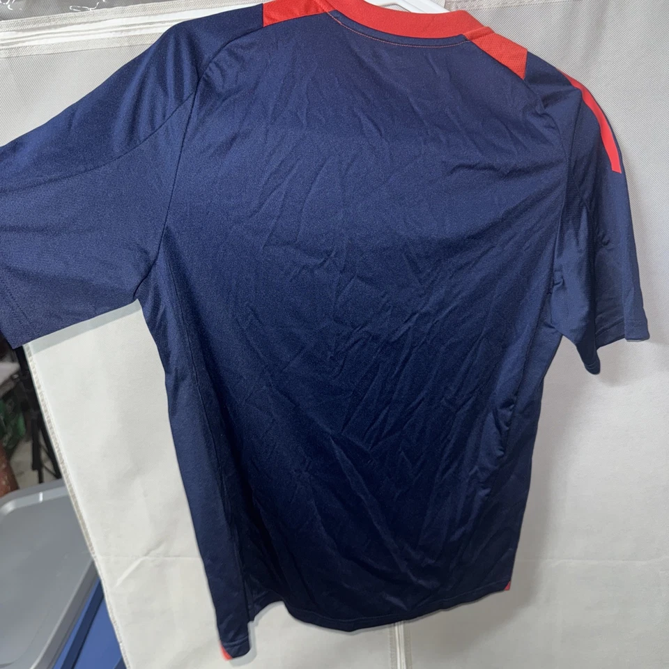 阿迪达斯曼联足球球衣13-14青少年,儿童大号 — 第 4/4 张图片