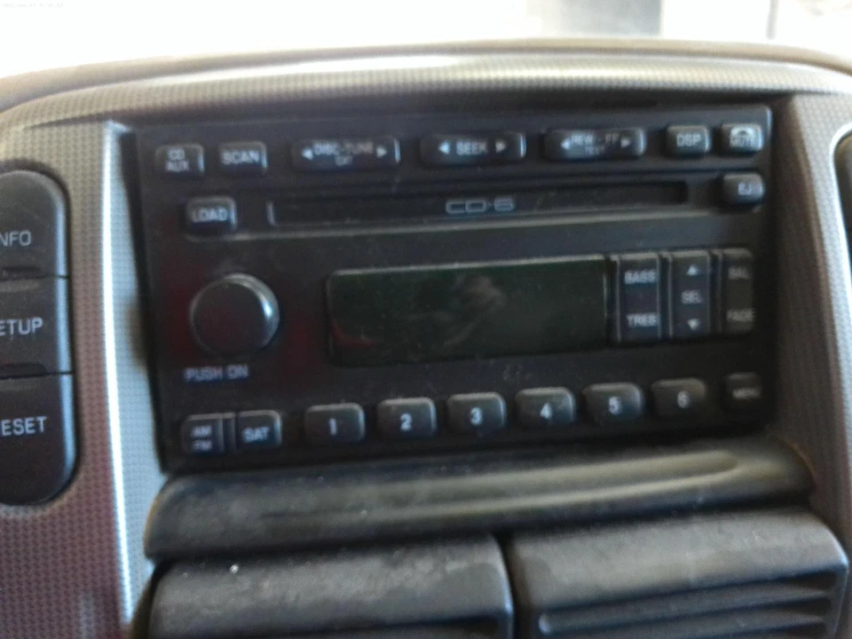 Used Fuel Injection Air Flow Meter fits: 2005 Ford Explorer Grade A Foto 2 de 4