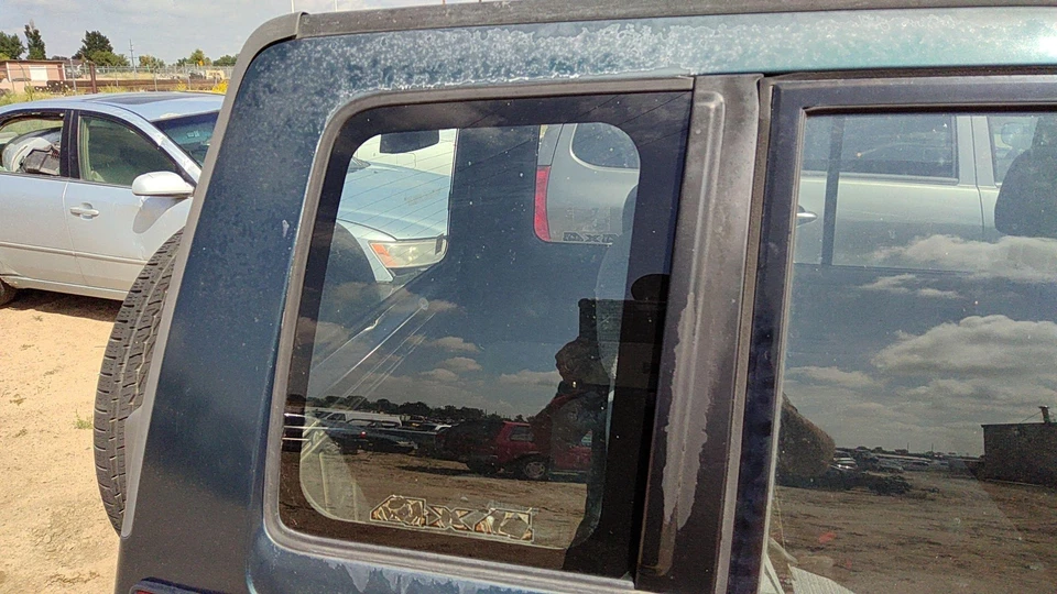 Cuarto trasero derecho de pasajero Suzuki Sidekick 1991-98 ventana trasera de vidrio fabricante original Foto 4 de 4