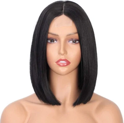 Perruque naturelle et synthétique courte noire pour femme avec une raie centrale - Photo 1/4