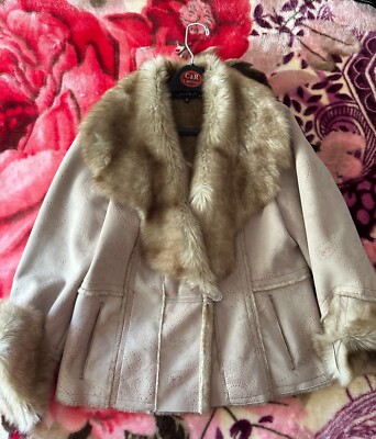 PLATINUM UTEX Women’s faux fur beige beautiful coat jacket size L