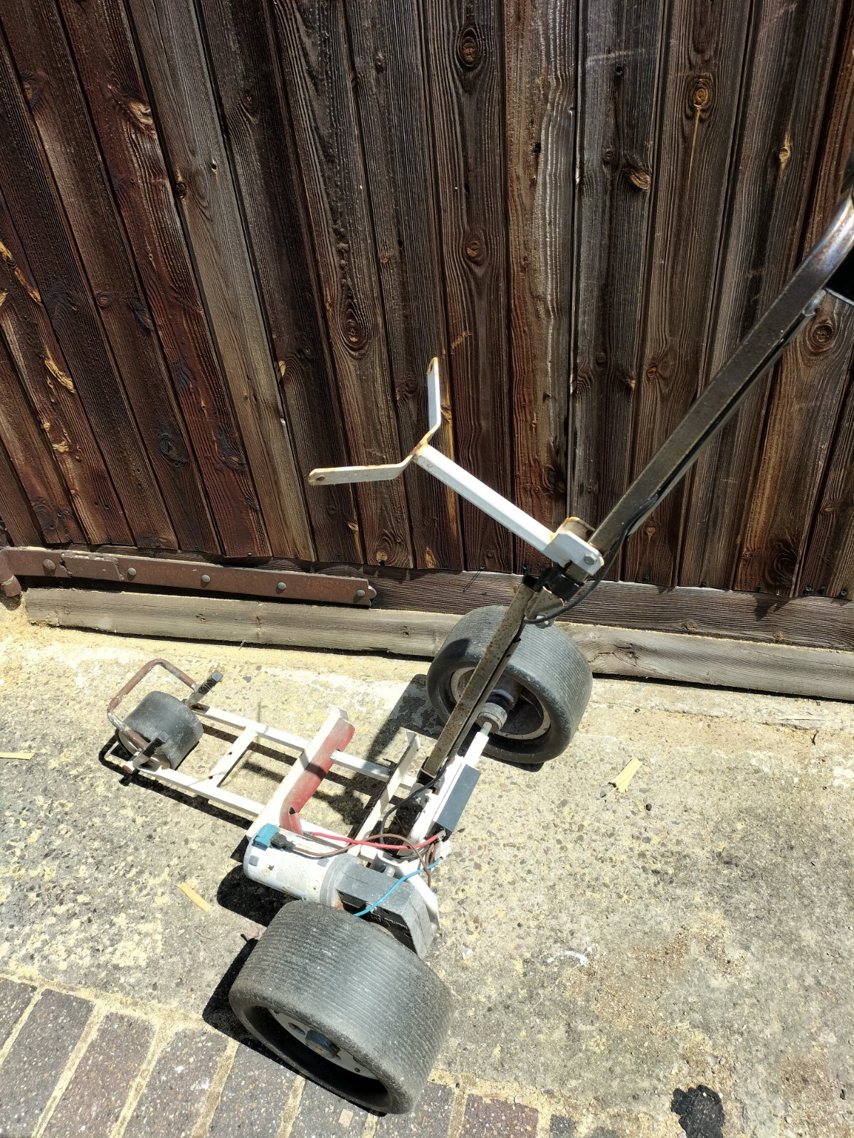 ELECTRIC GOLF TROLLEY FOR SPARES REPAIRS. eBay