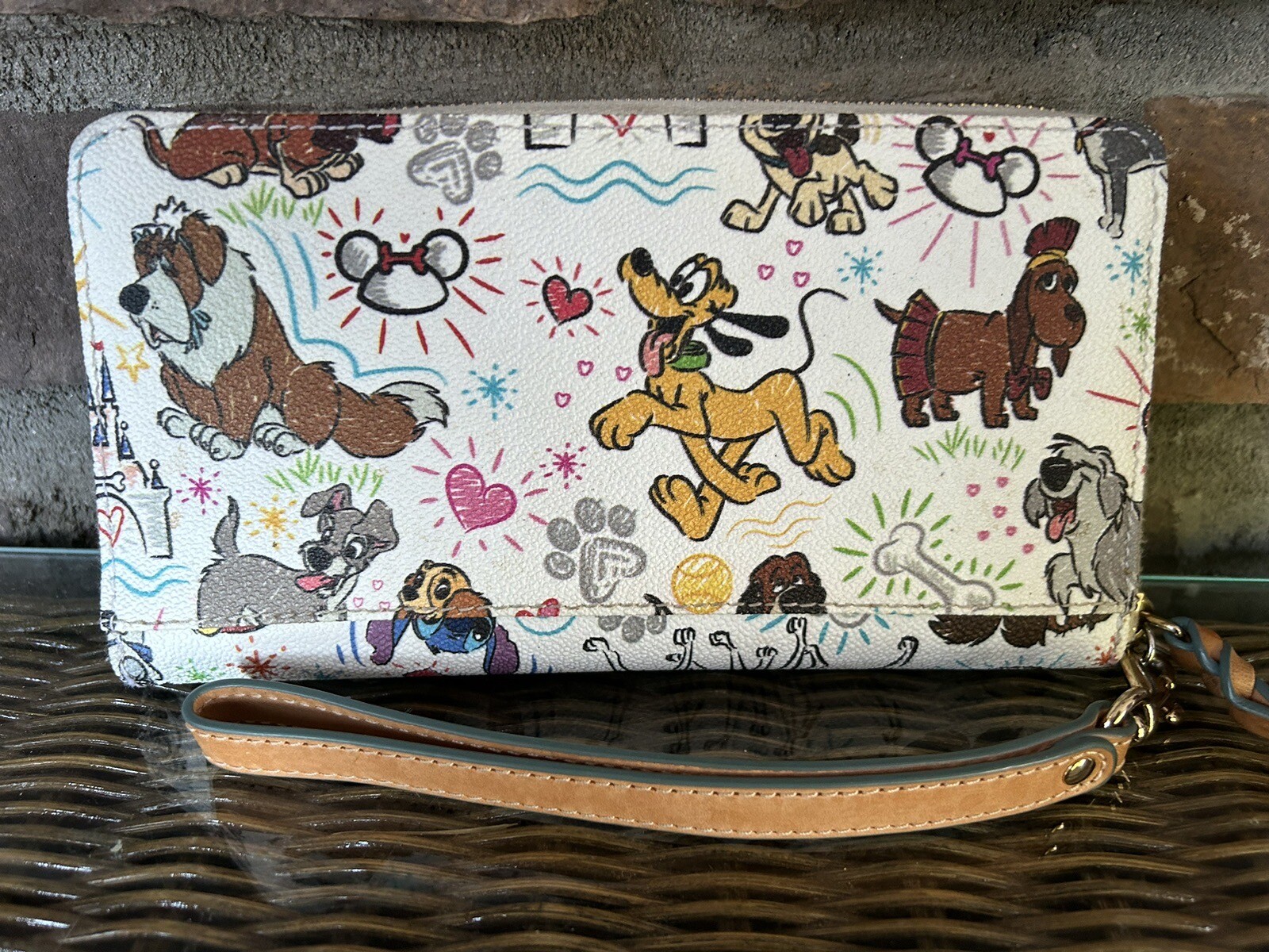 Disney Dogs Paw Prints Sketch Wallet Dooney & Bourke Pluto Lady Tramp