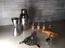8 Piece Vintage Cocktail Shaker Kit Stainless Bartender  Tools Set. *Plz Read*