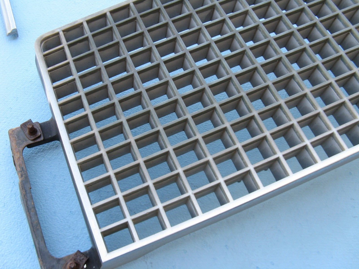 87 88 1987 1988 CADILLAC BROUGHAM FRONT BUMPER COVER UPPER TOP