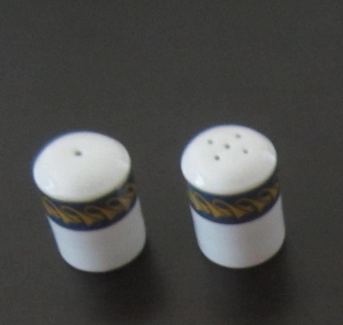 BRITISH AIRWAYS CONCORDE SALT & PEPPER SHAKERS DROOP NOSE 1977 ROYAL DOULTON