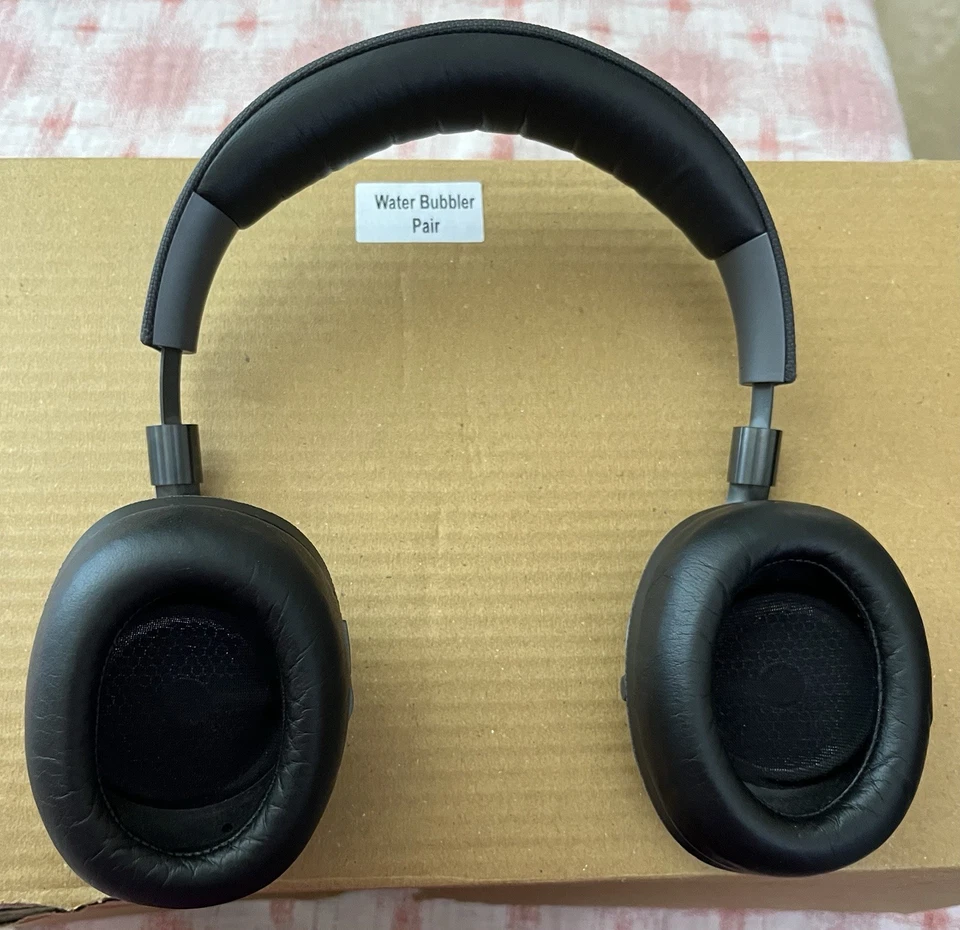 Bowers & Wilkins PX Noise Cancelling Wireless Headphones - Tested/Working - Image 2 of 4