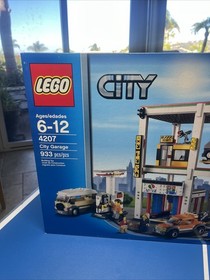 LEGO City Garage (4207, 933 pieces, 2012) New (old stock)
