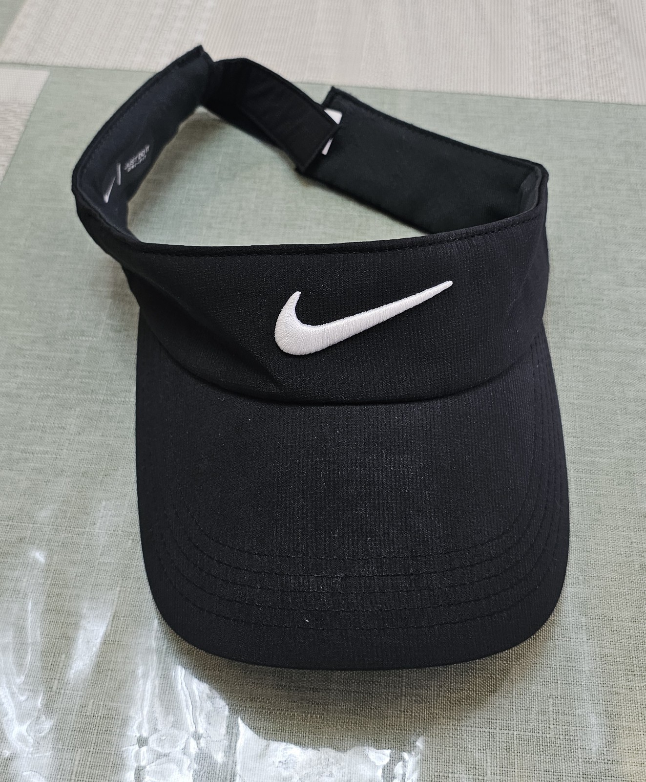 Nike Dri-FIT Golf Visor Adjustable Black/White Solid Swoosh Logo