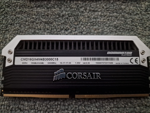 Corsair Dominator Platinum 16 GB DDR4-3000 Arbeitsspeicher (4x 4 GB) - Bild 2 von 3