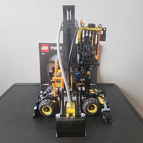 Lego Technic Volvo EW160E 42053 Set With Manual