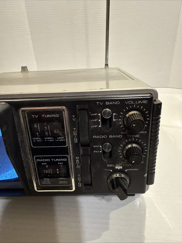 De colección 1983 Liberty UHF VHF Portátil Negro Blanco 5" Televisión AM FM Radio De Colección Foto 2 de 4