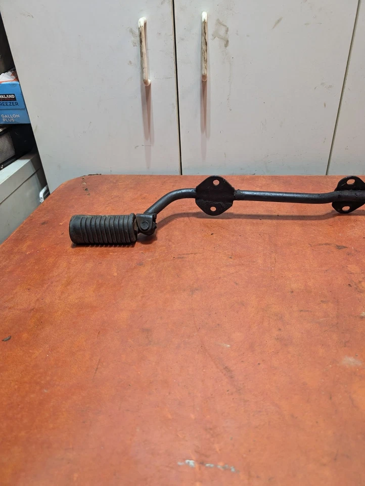 Barra de peldaño de estribo delantera Honda Cb175 Foto 2 de 4