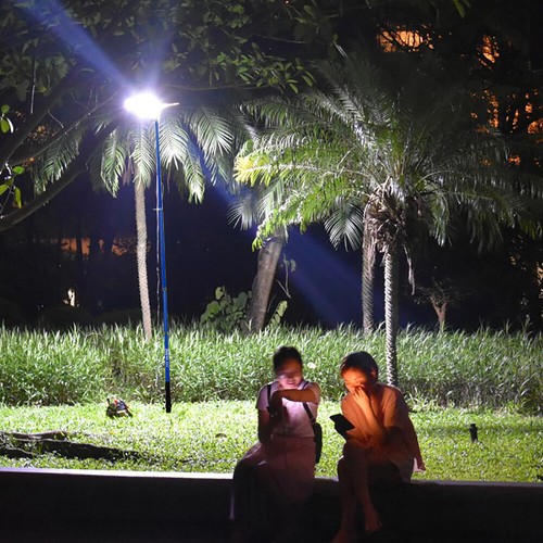 USB Portable LED Camping Lamp Rechargeable Outdoor Light with Telescopic Lamp - Picture 5 of 12
