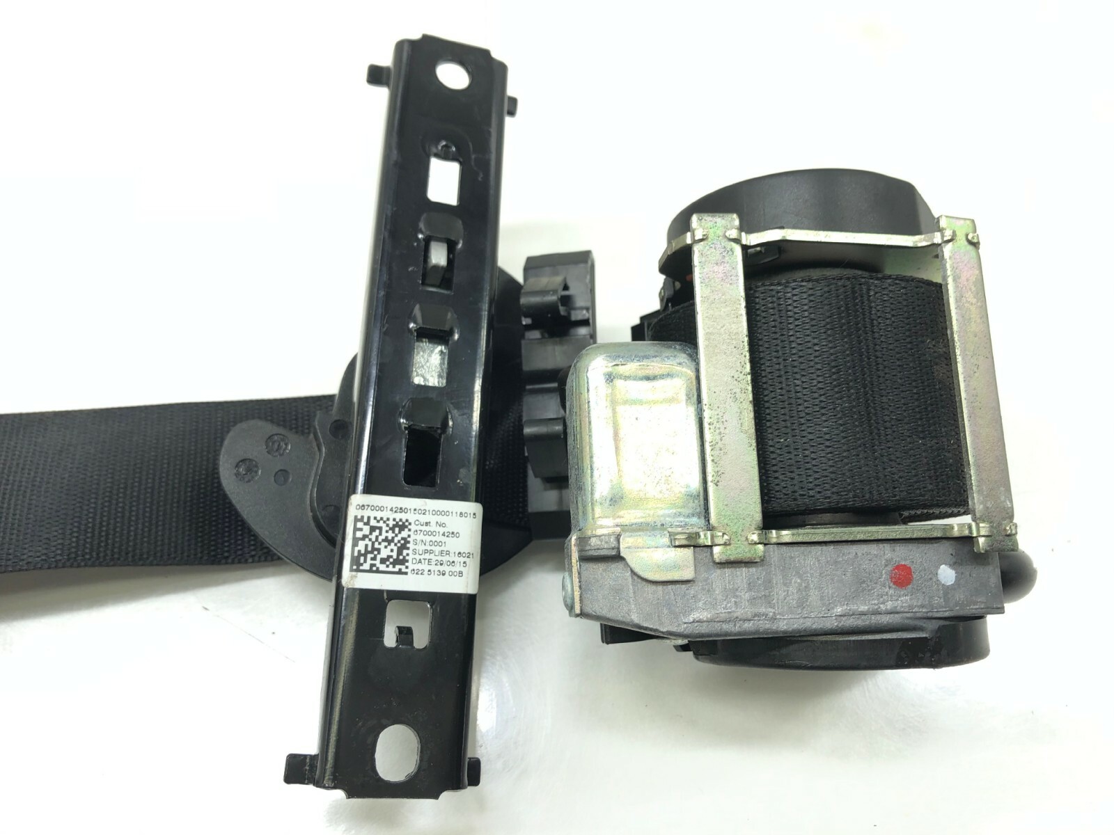 2014-2020 MASERATI GHIBLI FRONT RIGHT SEATBELT RETRACTOR OEM.