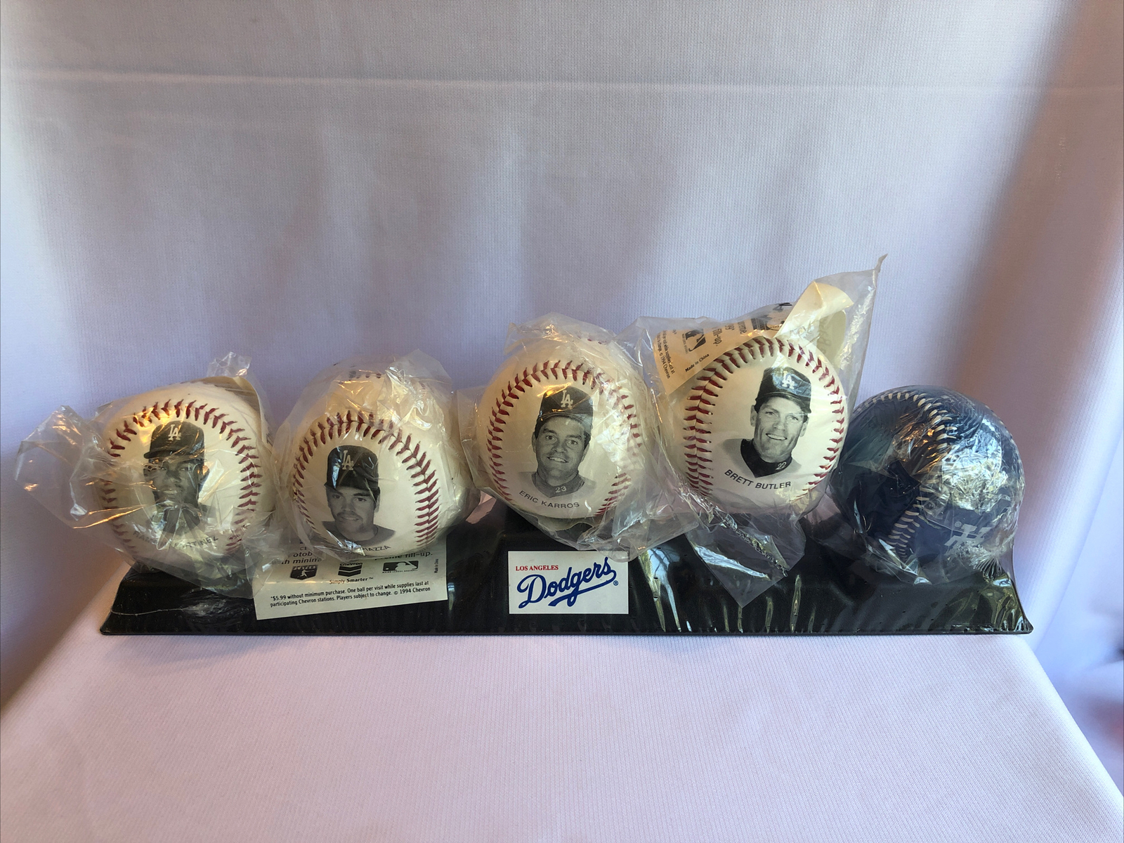 Vintage 1994 Los Angeles Dodgers Chevron 5 Commemorative Baseballs