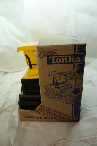 TONKA TOYS CLASSIC DUMP TRUCK 354 NEW IN BOX 90202 METAL MIB PRESSED STEEL d - Picture 4 of 4