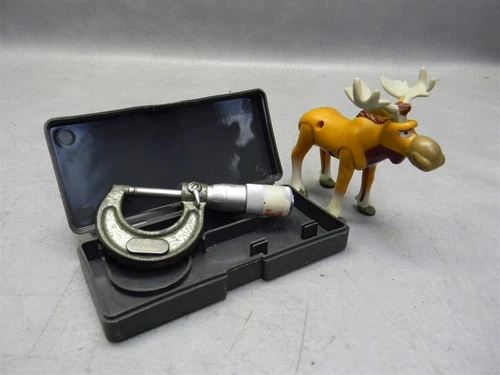 Mitutoyo 105-135 Mechanical Outside Micrometer 0-1" with case