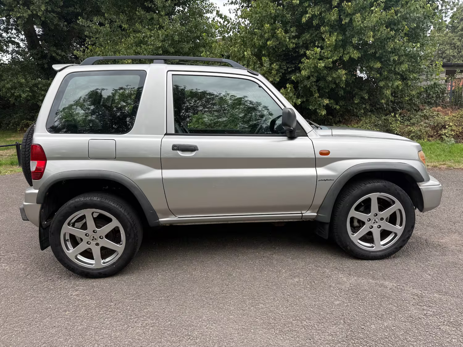 Mitsubishi Shogun, photograph 4