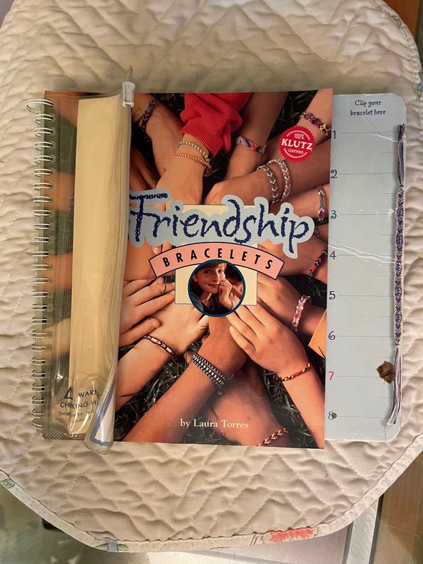 Friendship Bracelets Booklet from Klutz