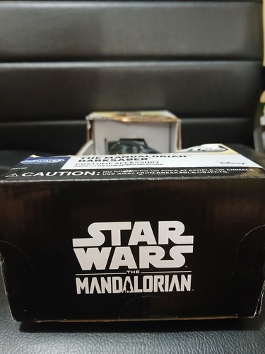 The Mandalorian Dark Saber 24" Blade Lights Up Disney Takes 2AA Batteries - Picture 8 of 8