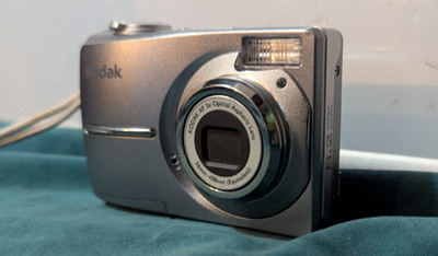Kodak EasyShare C813 Silver 8.2 MP 3xOptical Zoom Digital Camera