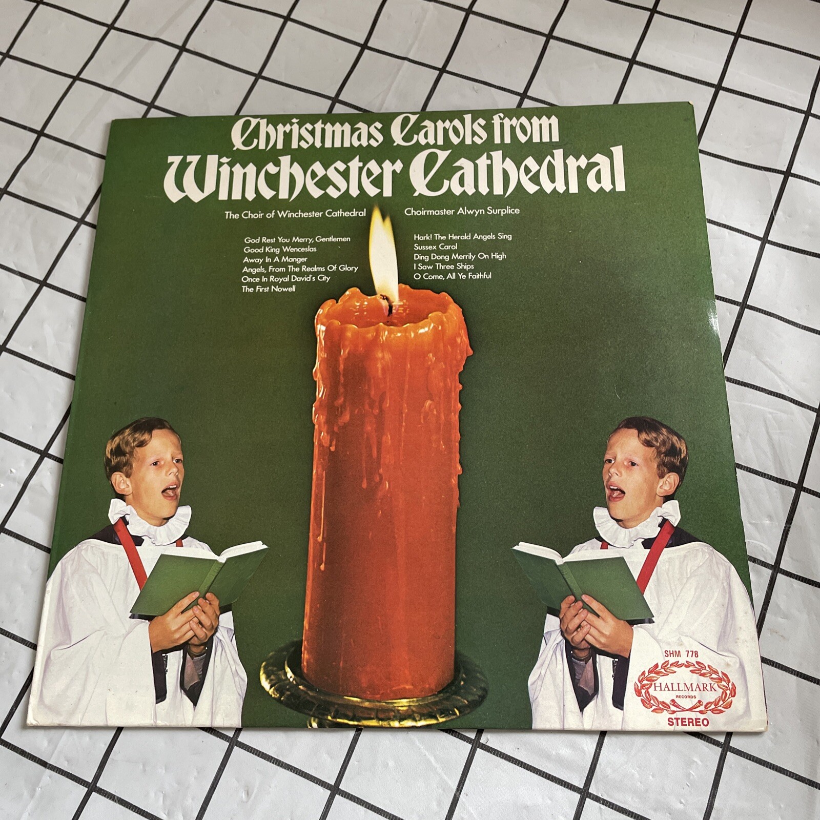 Christmas Carols From Winchester Cathedral (LP recorded 1971) - Picture 1 of 4