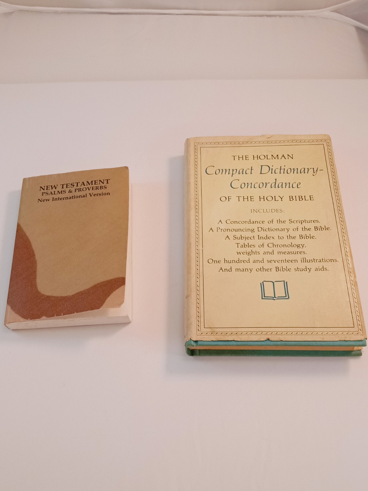 The Holman Compact Dictionary Concordance & New Testament Psalms & Proverbs