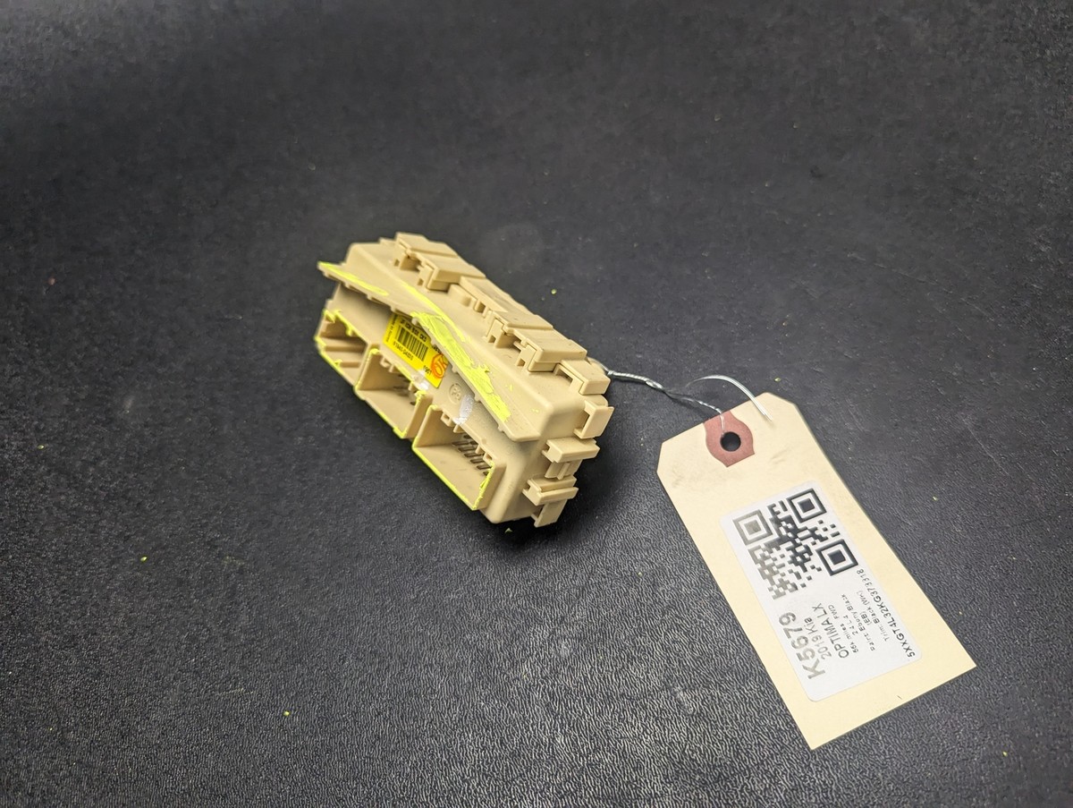 SoLa ② 2013-2017 Hyundai Veloster PDM Relay Box Control Unit Module