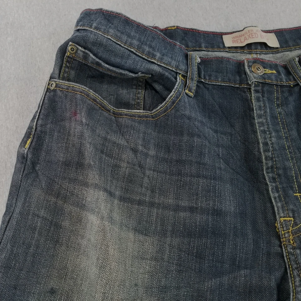 Wrangler Jeans Men's Blue Dark Wash Relaxed Boot Cut *See Measurements* - Image 3 of 4