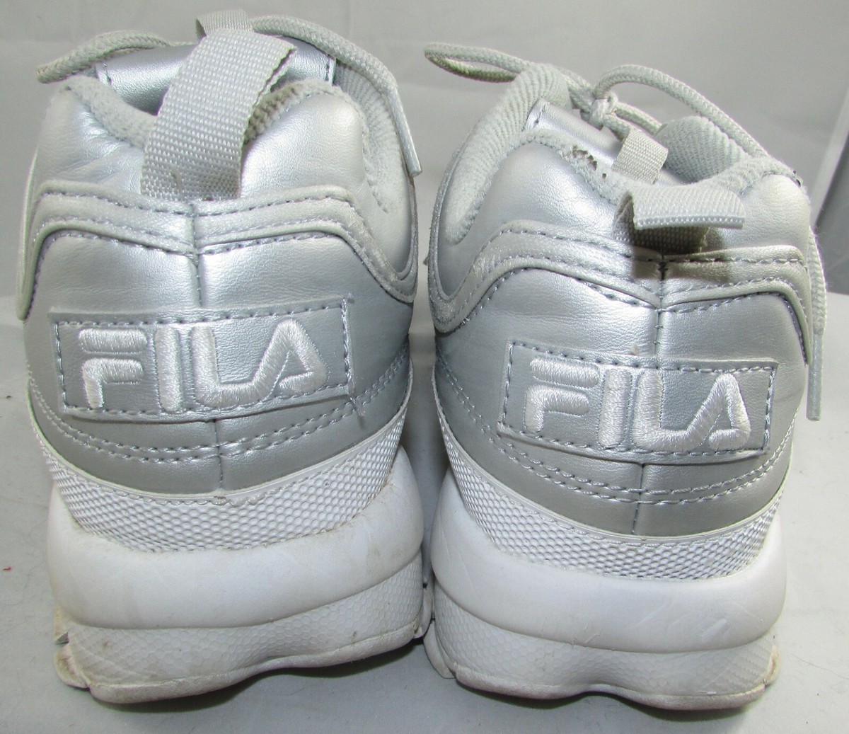 Fila Womens Disruptor 2 Premium Silver Clunky Sneakers Size 8