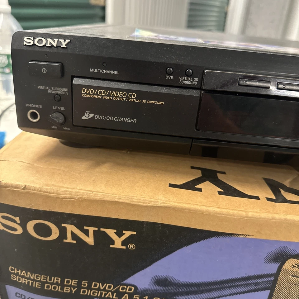 Cambiador de 5 discos Sony DVP-C670D - Reproductor de CD/DVD Foto 2 de 4