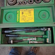 Greenlee 1804 Ratchet Knockout Punch Driver 1...