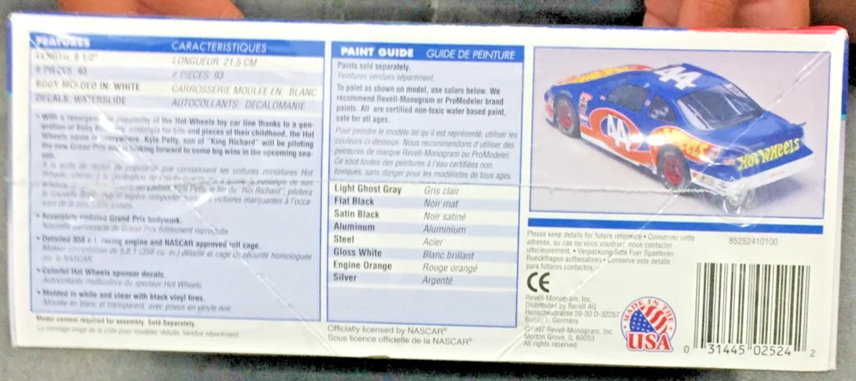 Revell Kyle Petty #44 Hot Wheels Pontiac Grand Prix`1+ 1997 - Image 3 of 3