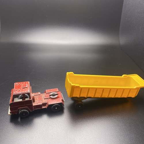 TOOTSIETOY GRAVEL HAULER Red Cab Semi Truck Yellow Trailer DIECAST VINTAGE - Picture 12 of 12