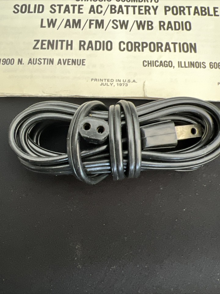 Zenith Transoceanic Royal D7000Y Transistor Solid State Radio 11 Band